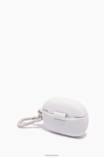 ⁦كو Bimba Y Lola جراب airpods من السيليكون بشعار الماركة رمادي داكن 24BTV4938 مُكَمِّلات⁩ - الصورة ⁦3⁩