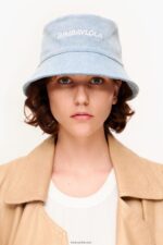 ⁦كو Bimba Y Lola قبعة دلو مع شعار الدنيم 24BTV4868 مُكَمِّلات⁩ - الصورة ⁦2⁩