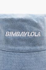 ⁦كو Bimba Y Lola قبعة دلو مع شعار الدنيم 24BTV4868 مُكَمِّلات⁩ - الصورة ⁦3⁩