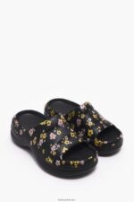 ⁦كو Bimba Y Lola منصة طباعة زهور الأكريليك flip-flop أسود 24BTV4595 القدم⁩ - الصورة ⁦3⁩