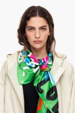 ⁦كو Bimba Y Lola وشاح بشعار القلوب أخضر 24BTV4616 مُكَمِّلات⁩ - الصورة ⁦2⁩